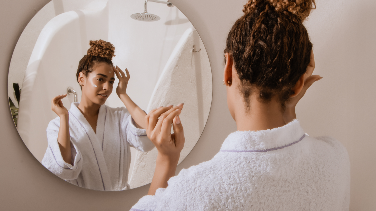 How to Build a Morning vs Night Natural Skincare Routine