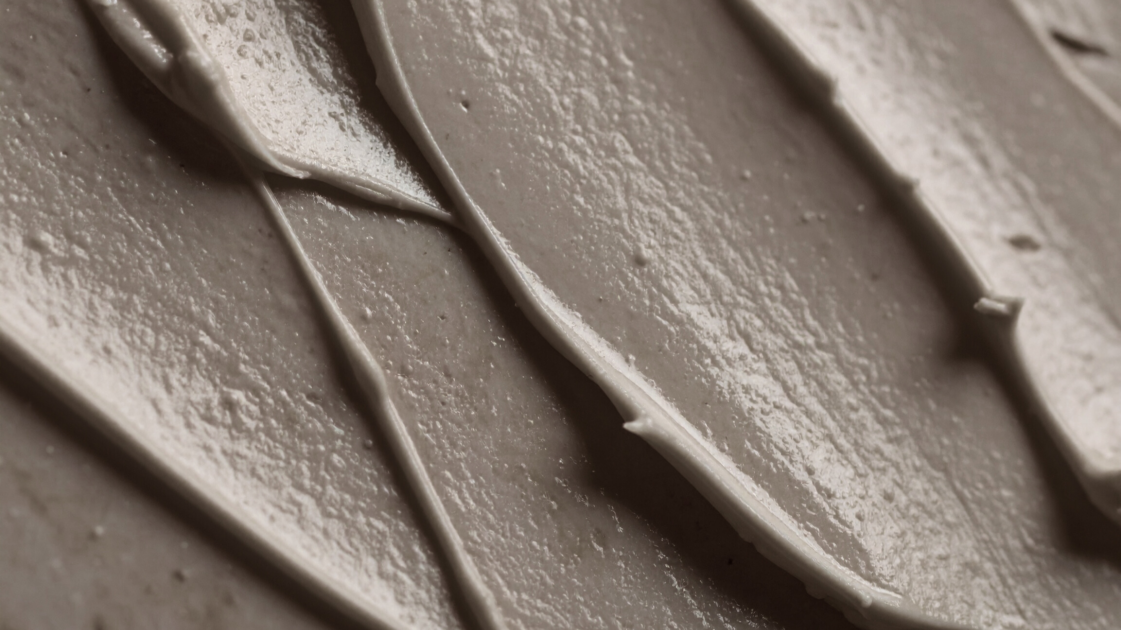Natural Skincare Secrets: Using a Deep Detox Natural Clay Mask for Clearer Skin