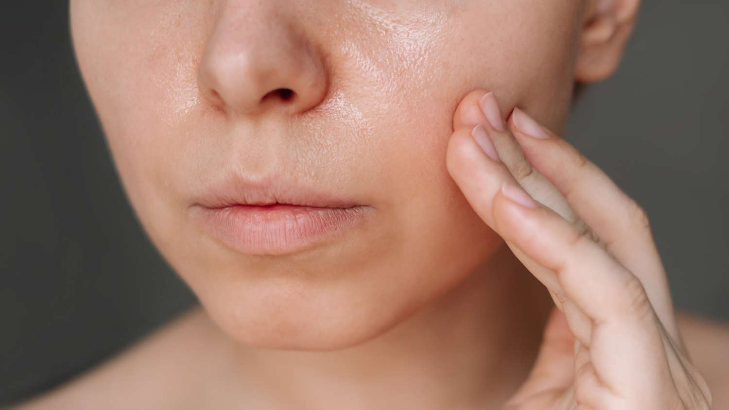 How Natural Skincare Can Reduce the Appearance of Large Pores