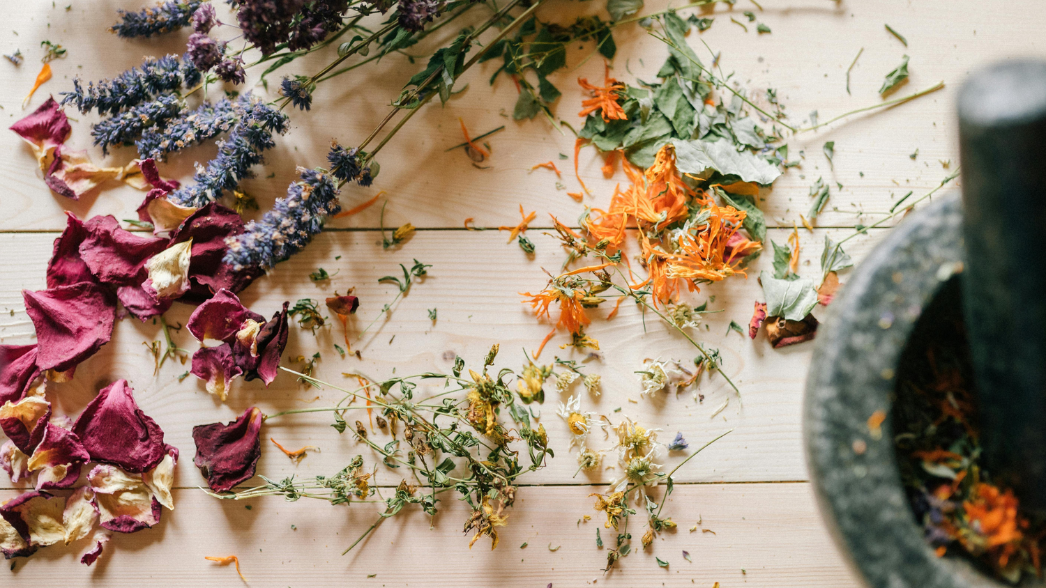 How to Transition to Natural Skincare: 6 Practical Tips for a Smooth Switch